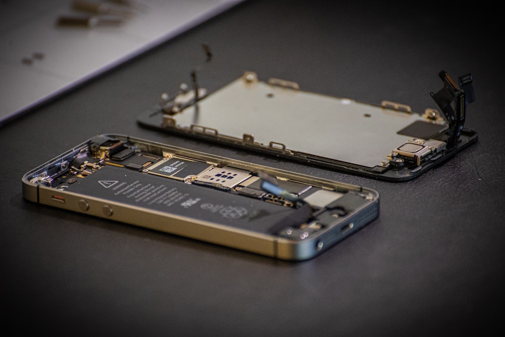 who is The best iPhone  Repair in Dubai?